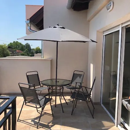 Bibi Terasz * 巴拉通雷勒